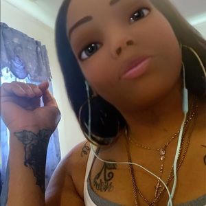 Meet your Posher, Sissy